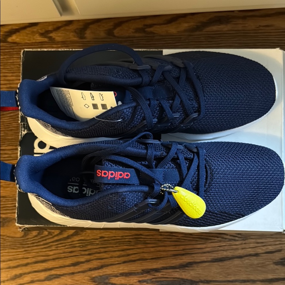 Blue and White Breathable Sneakers for Performance